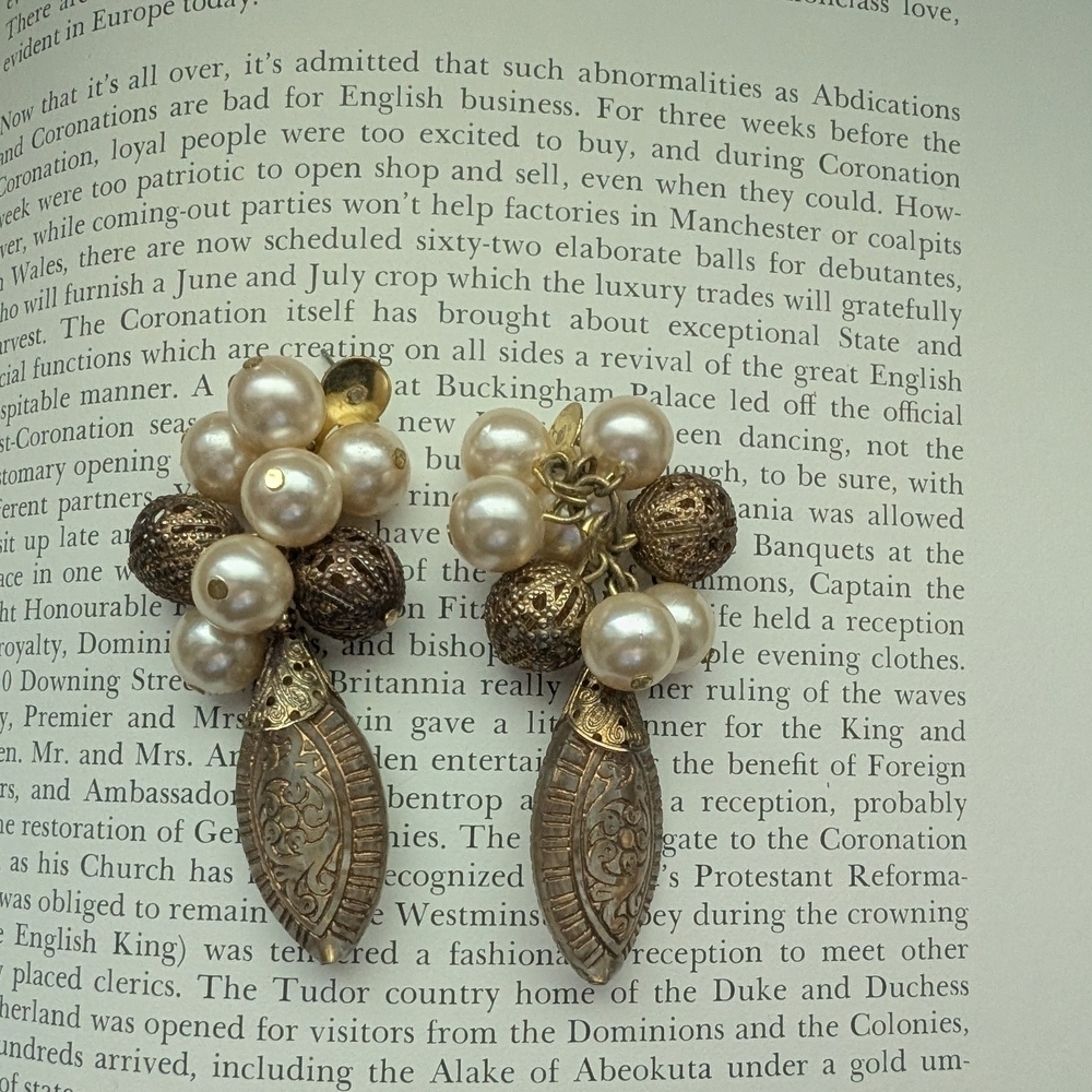 Elegant Gold and Cream Pearl Drop Earrings